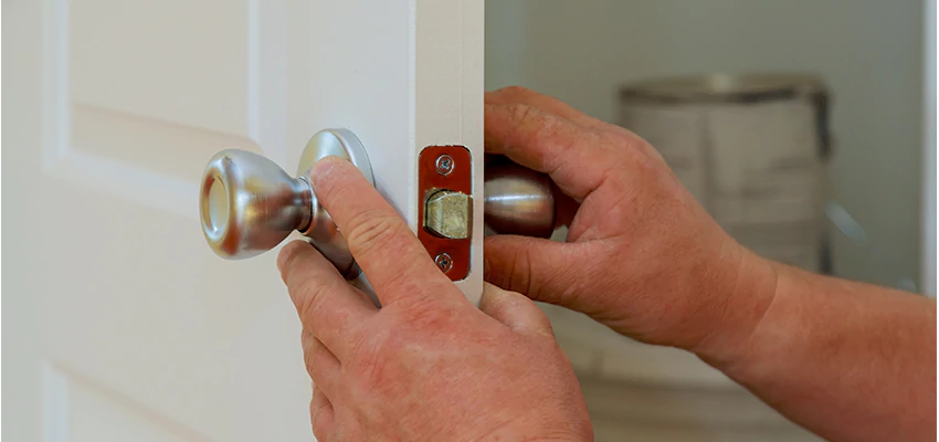 AAA Locksmiths For lock Replacement in Elgin, Illinois